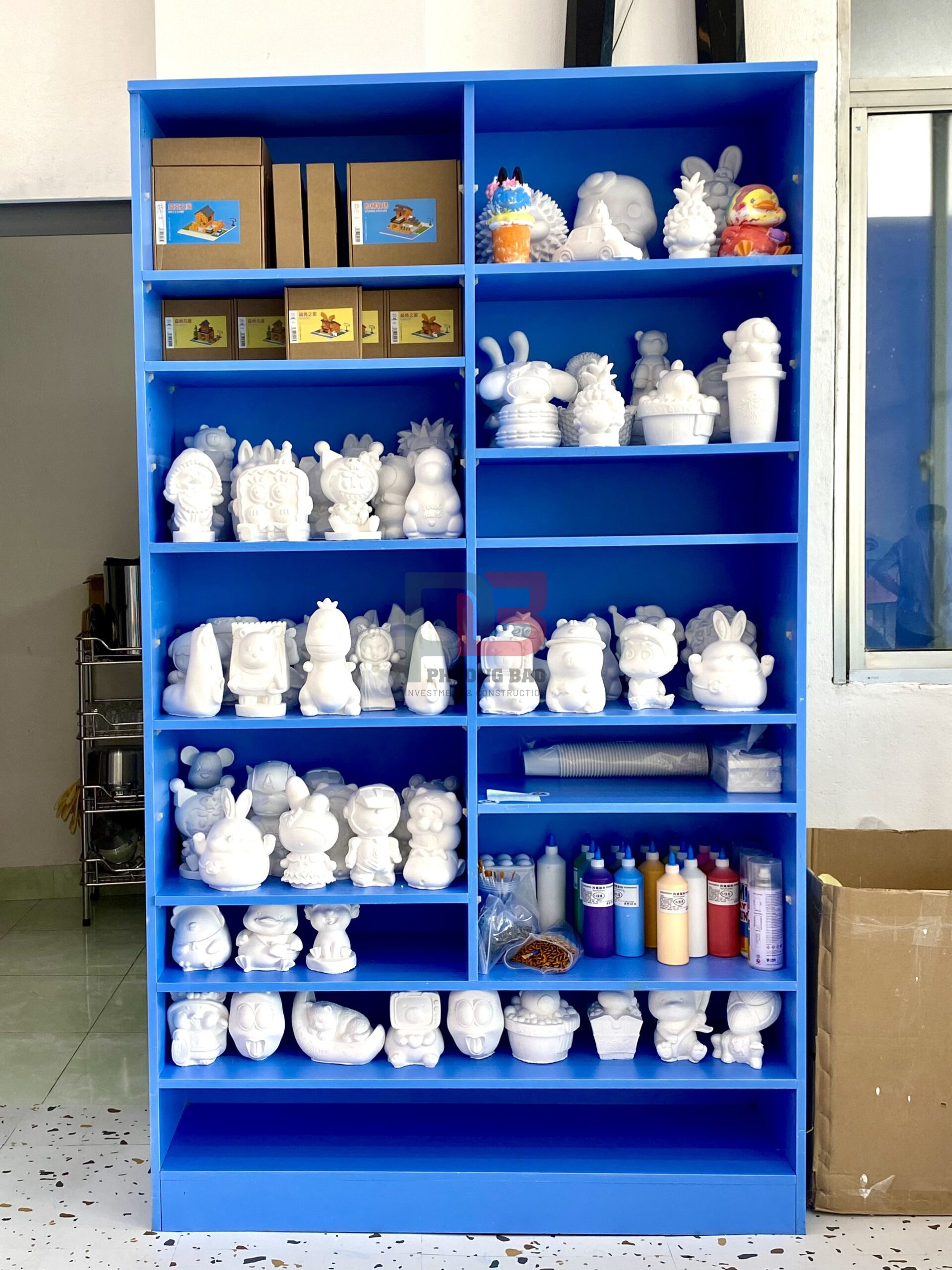 không gian bao quát khu vực bên trong khu vui chơi